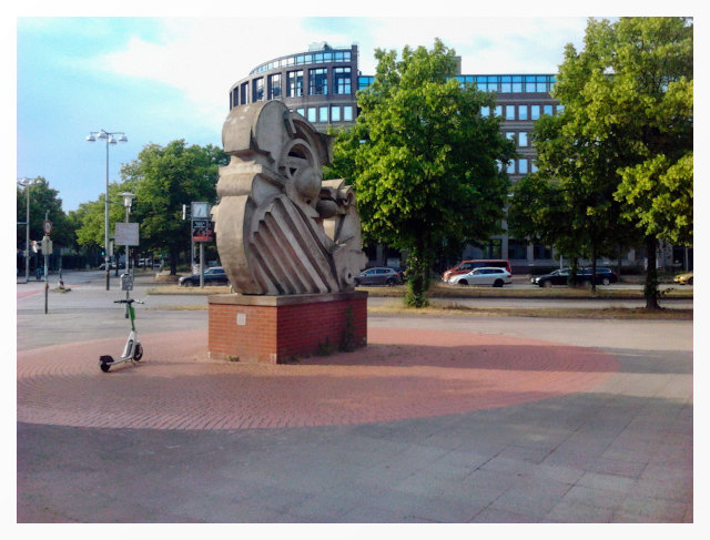 Foto des Platzes vor der Tierärztlichen Hochschule in Hannover
